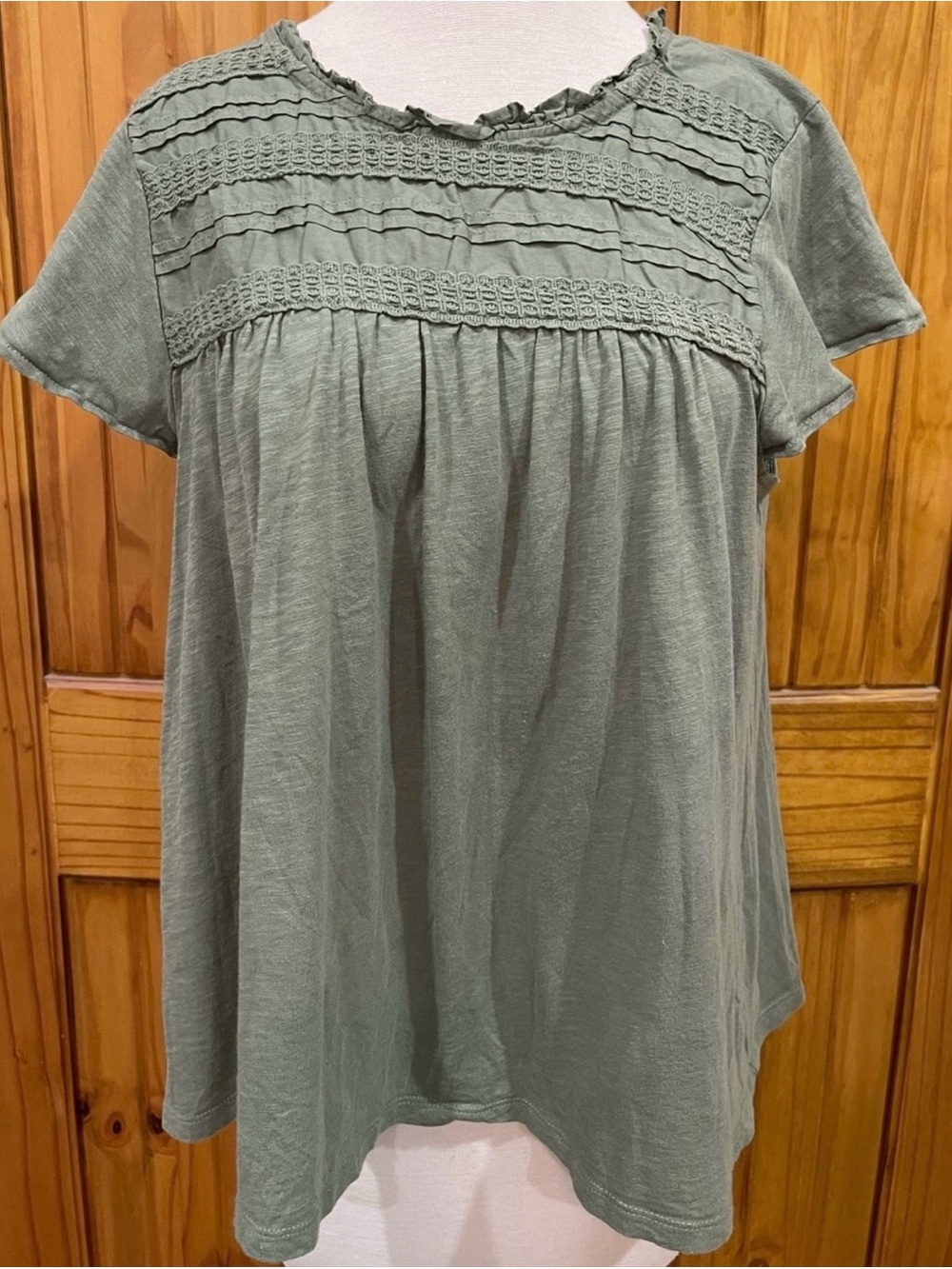 Ella Moss Olive Pintuck & Lace Yoke Short Sleeve Tunic Top